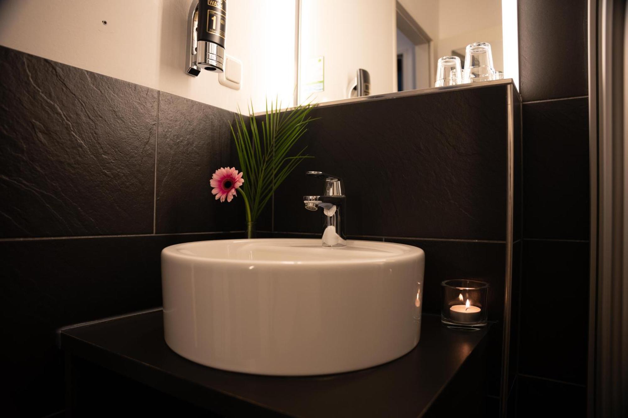 Hotel Medo Koeln Dış mekan fotoğraf